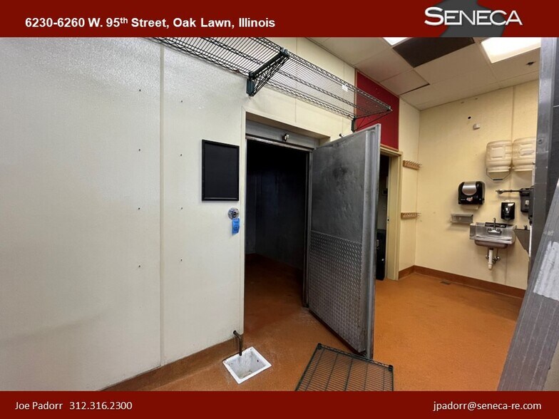 More Photos Of 6230-6260 W 95th St, Oak Lawn Unknown For Lease