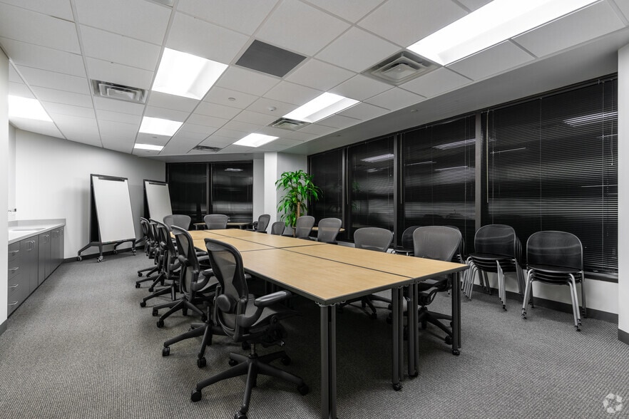 More Photos Of 20 N Orange Ave, Orlando Office For Lease