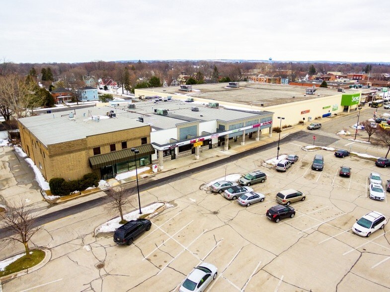 More Photos Of 310 N Wisconsin St, De Pere Unknown For Lease