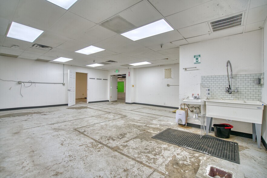 More Photos Of 555 Alter St, Broomfield Service For Lease