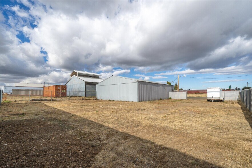 More Photos Of 12825 W 17th Ave, Airway Heights Warehouse For Sale