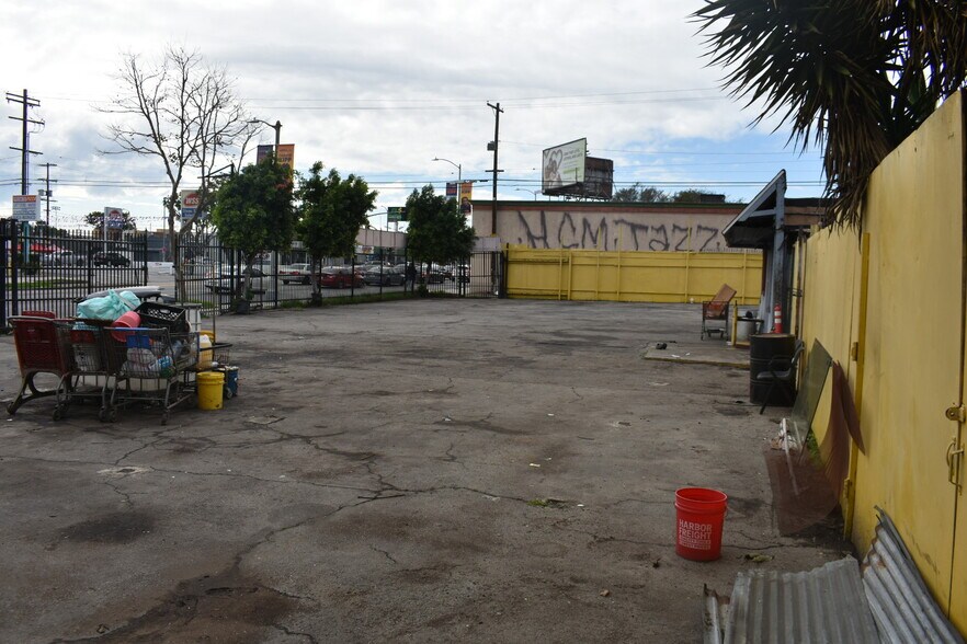 More Photos Of 615 E Manchester Ave, Los Angeles Land For Lease