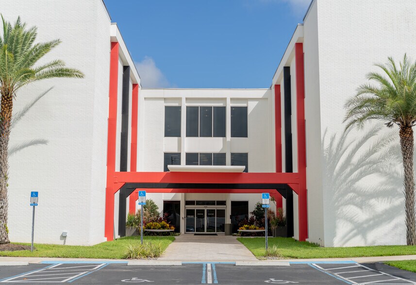 More Photos Of 3733 University Blvd W, Jacksonville Office For Lease