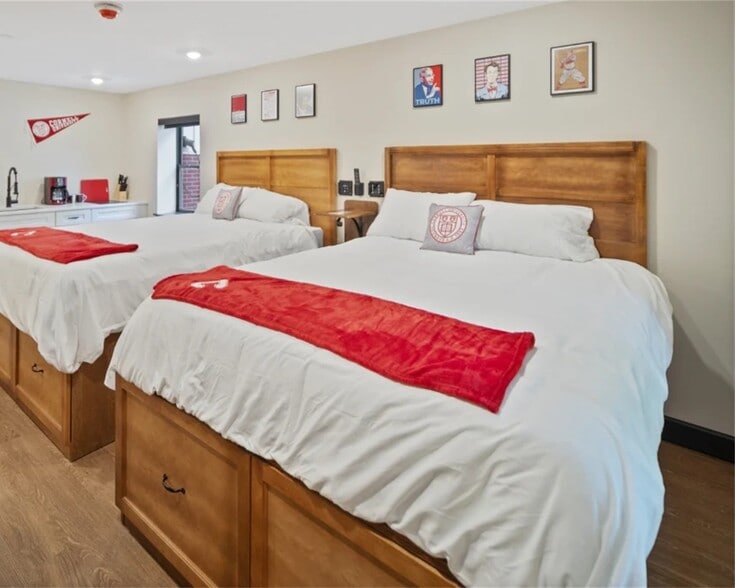 Primary Photo Of 518 Stewart Ave, Ithaca Hotel For Sale