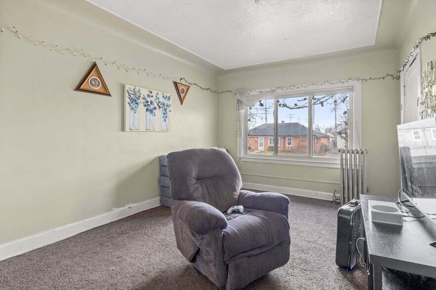 More Photos Of 1205 Garfield Ave, Lincoln Park Apartments For Sale