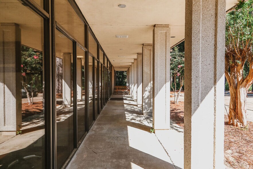 More Photos Of 130 Lexington Ln, Southern Pines Office For Sale