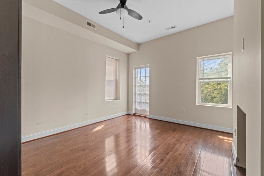More Photos Of 2740 Saint Paul St, Baltimore Apartments For Sale