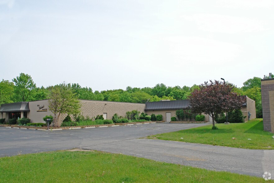 More Photos Of 4140 S 108th St, Greenfield Freestanding For Sale