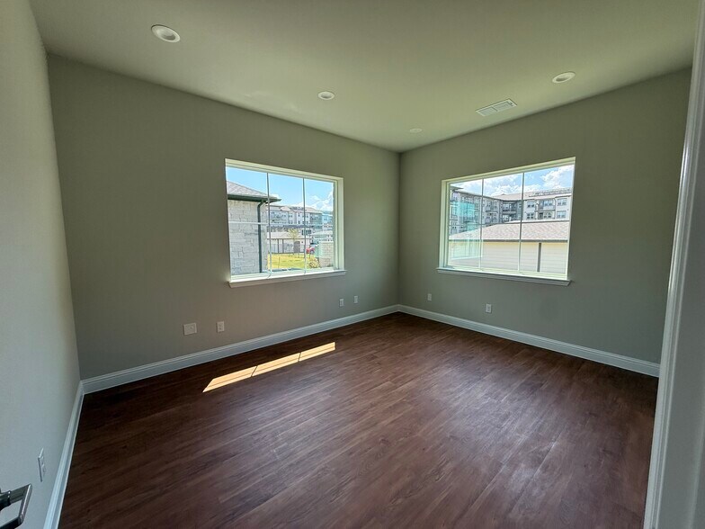 More Photos Of 6000 Alma Rd, McKinney Unknown For Lease