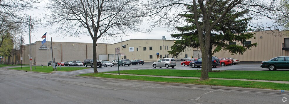 More Photos Of 1132 Lincoln St, Green Bay Warehouse For Sale