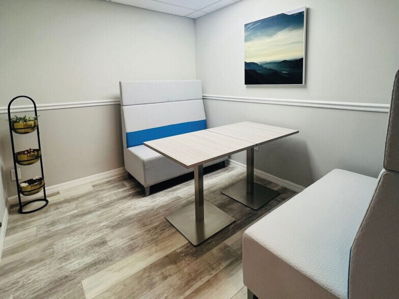 More Photos Of 1659 Indian River blvd, Vero Beach Coworking Space