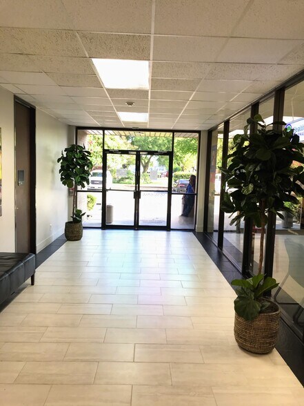 More Photos Of 3315 Burke Rd, Pasadena Medical For Lease