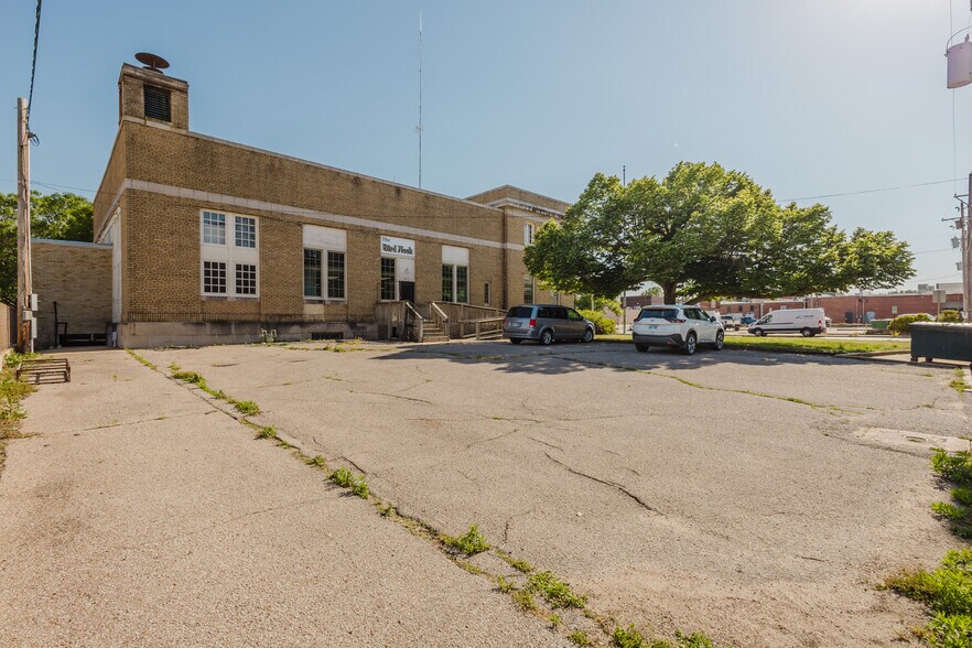 More Photos Of 920 Millington St, Winfield Storefront Retail Office For Sale