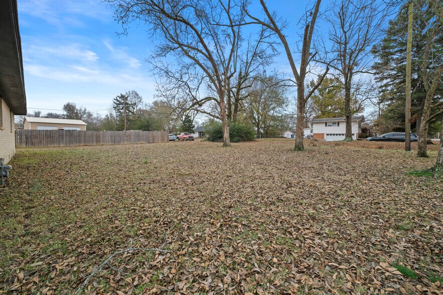 More Photos Of 1306 N Lemon St, Beebe Office For Sale