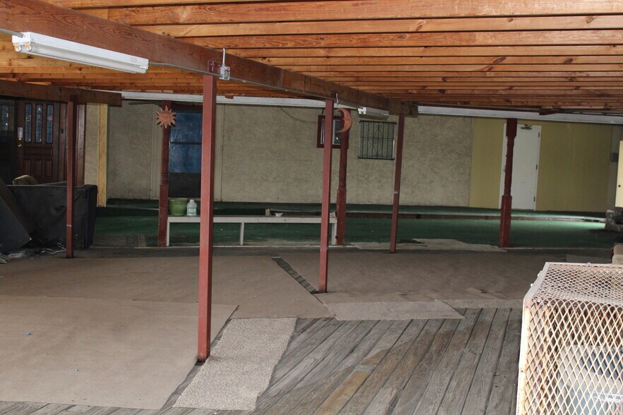 More Photos Of 7205-7211 Somerset Rd, San Antonio General Retail For Sale