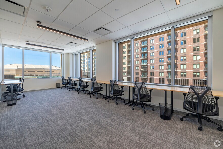 More Photos Of 201 E Washington St, Phoenix Coworking Space