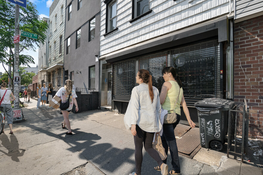 Primary Photo Of 431 Metropolitan Ave, Brooklyn Storefront Retail Residential For Lease