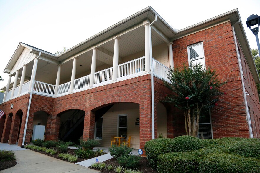 More Photos Of 590 W Crossville Rd, Roswell Coworking Space