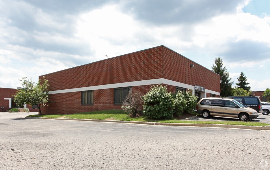 More Photos Of 413 Headquarters Dr, Millersville Flex For Lease