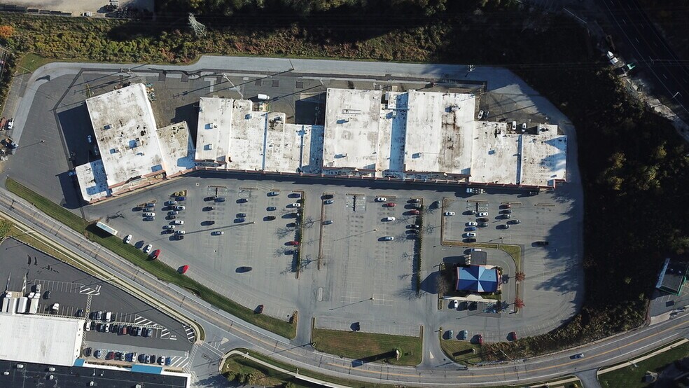 More Photos Of 3100 St Lawrence Ave, Reading Unknown For Lease