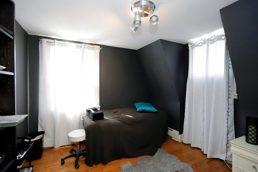 More Photos Of 66 Rockdale Ave, New Bedford Office For Sale