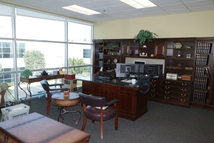 More Photos Of 2816 Columbia St, Torrance Light Distribution For Lease