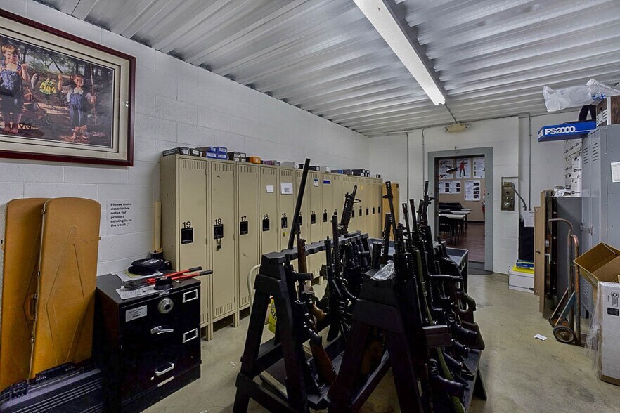 More Photos Of 86321 College View Rd, Eugene General Retail For Sale