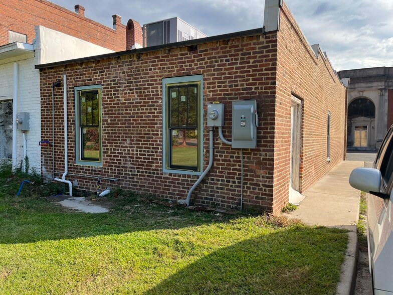 More Photos Of 8617 Old State Rd, Holly Hill General Retail For Lease