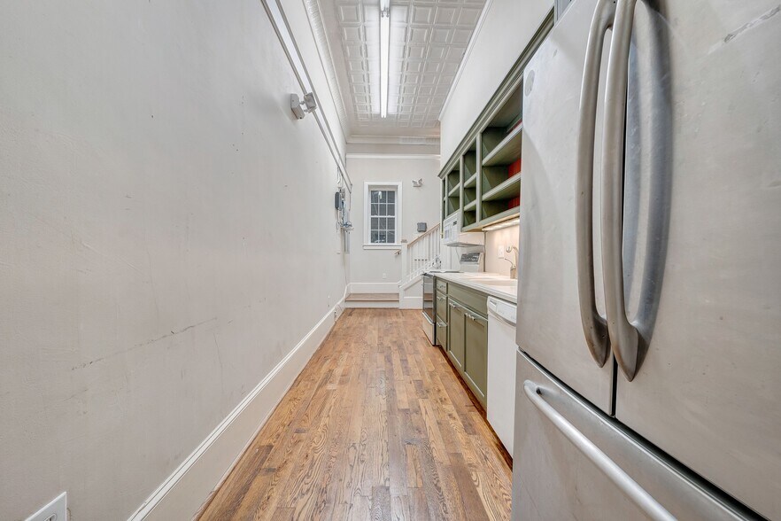 More Photos Of 12 Campbell Ave SE, Roanoke Storefront Retail Office For Sale