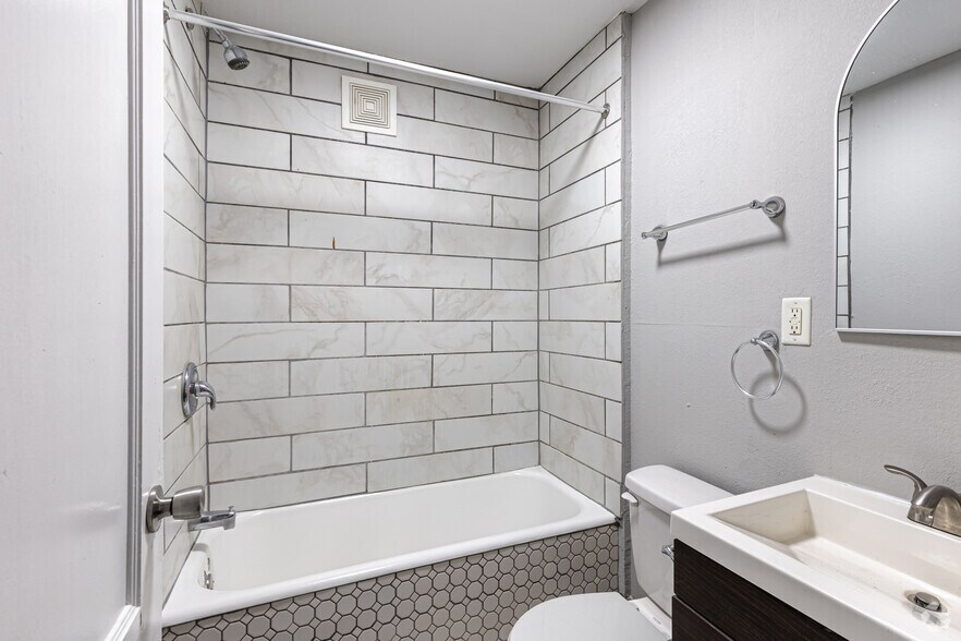 More Photos Of 3227 Central St, Kansas City Apartments For Sale
