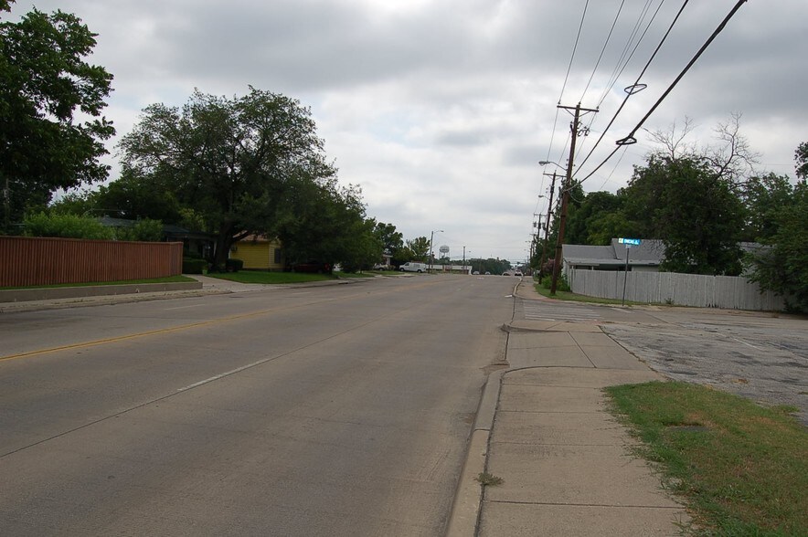 More Photos Of 4918 Broadway Ave, Haltom City Schools For Sale