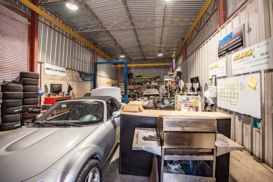 More Photos Of 1121-1135 Sweetwater Ln, Spring Valley Manufacturing For Lease