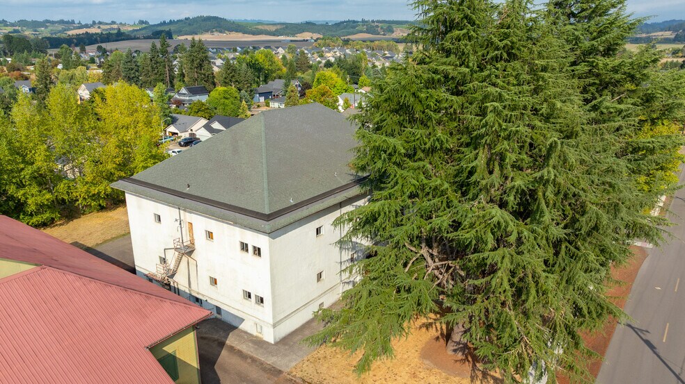 More Photos Of 229 E Monroe St, Carlton Apartments For Sale