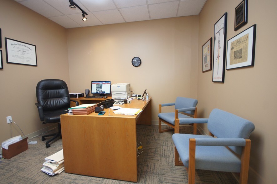 More Photos Of 16 Asylum St, Milford Medical For Lease