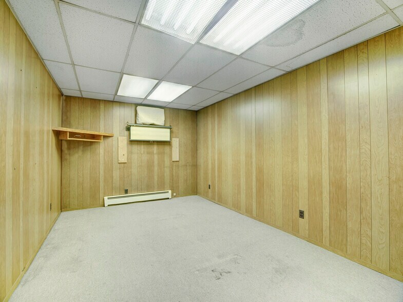 More Photos Of 510 Boulevard, Kenilworth Storefront Retail Residential For Lease