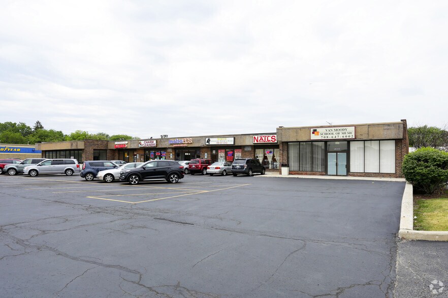 Primary Photo Of 18320-18336 S Kedzie Ave, Homewood Freestanding For Sale