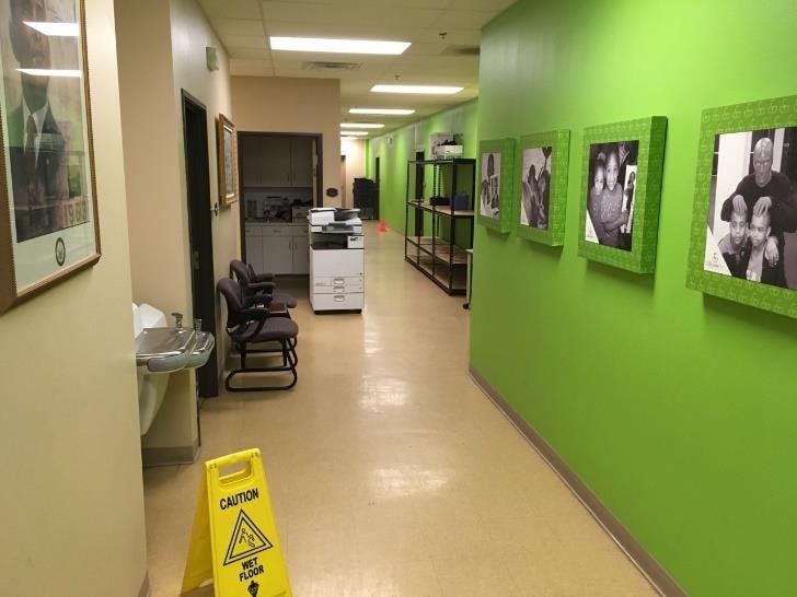 More Photos Of 201 Executive Way, DeSoto Showroom For Lease