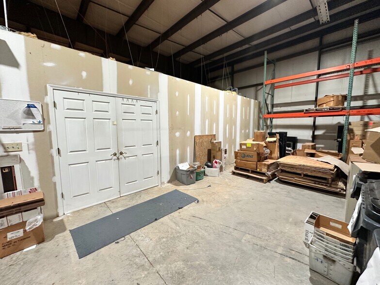 More Photos Of 1385 Weber Industrial Dr, Cumming Distribution For Lease