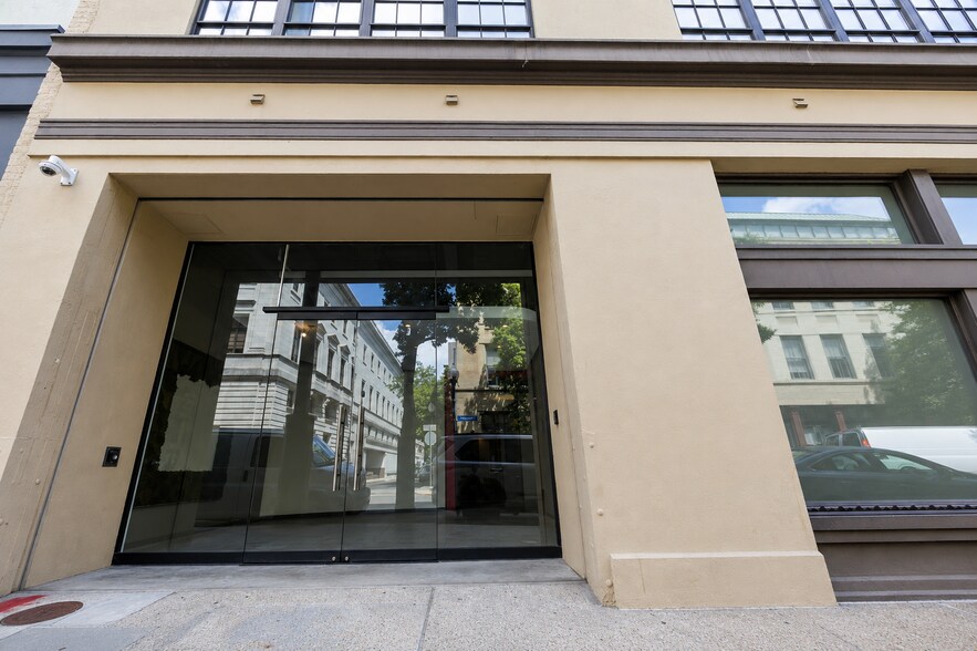 More Photos Of 640 Magazine St, New Orleans Hospitality For Lease