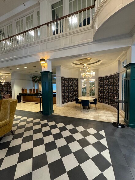 More Photos Of 425 N Florida Ave, Tampa Office For Lease