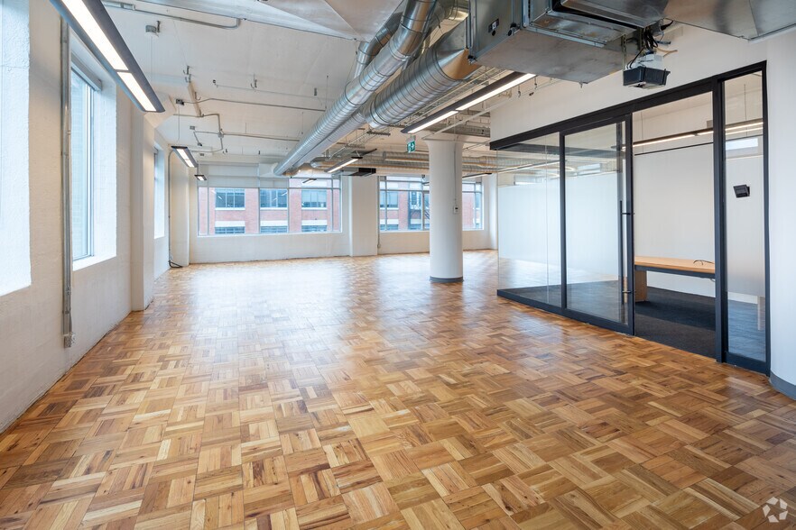 More Photos Of 119 Spadina Ave, Toronto Loft Creative Space For Lease