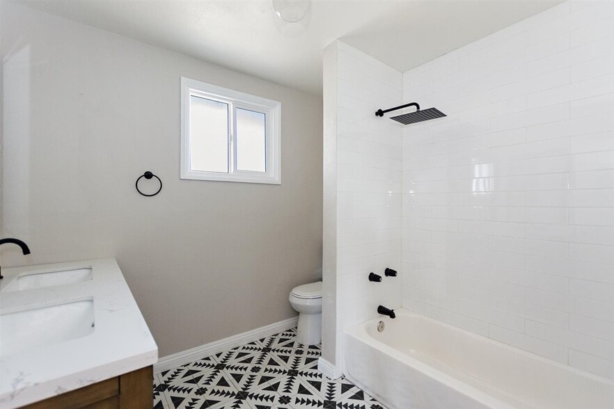 More Photos Of 1703 S Burlington Ave, Los Angeles Apartments For Sale
