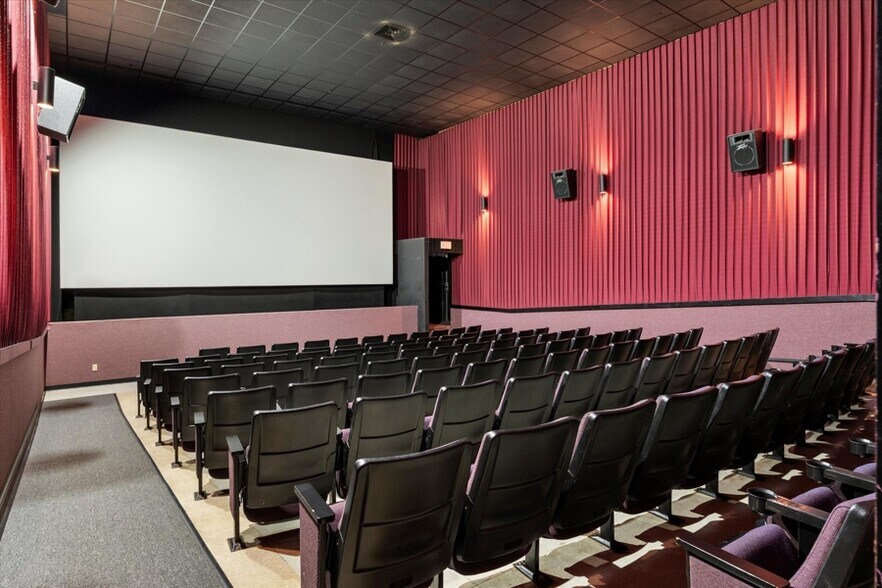 More Photos Of 1230 N Main St, Viroqua Freestanding For Sale