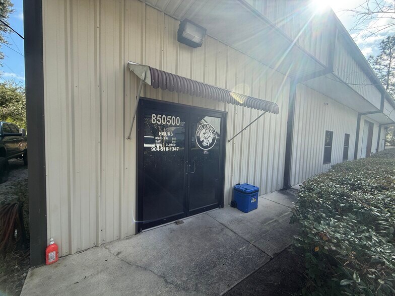More Photos Of 850500 Us-17, Yulee Warehouse For Lease