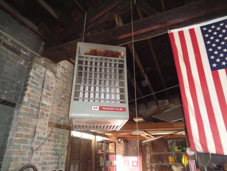 More Photos Of 2958 Narragansett ave, Chicago Industrial For Sale