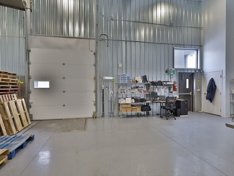 More Photos Of 333 Ch Brosseau, Cowansville Industrial For Sale