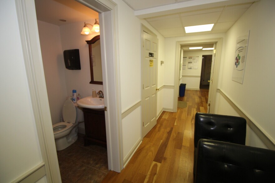 More Photos Of 1105 Taylorsville Rd, Washington Crossing Office Residential For Lease