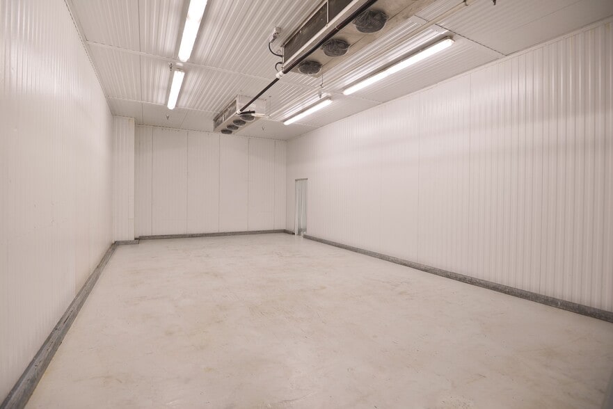 More Photos Of 15-01 Pollitt Dr, Fair Lawn Light Distribution For Lease