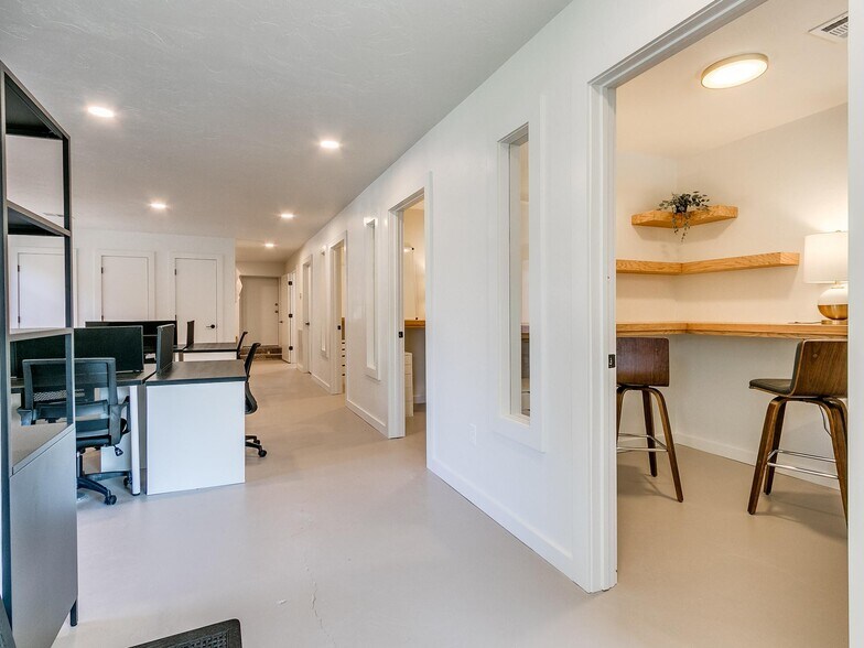 More Photos Of 527 E Main St, Norman Storefront For Lease