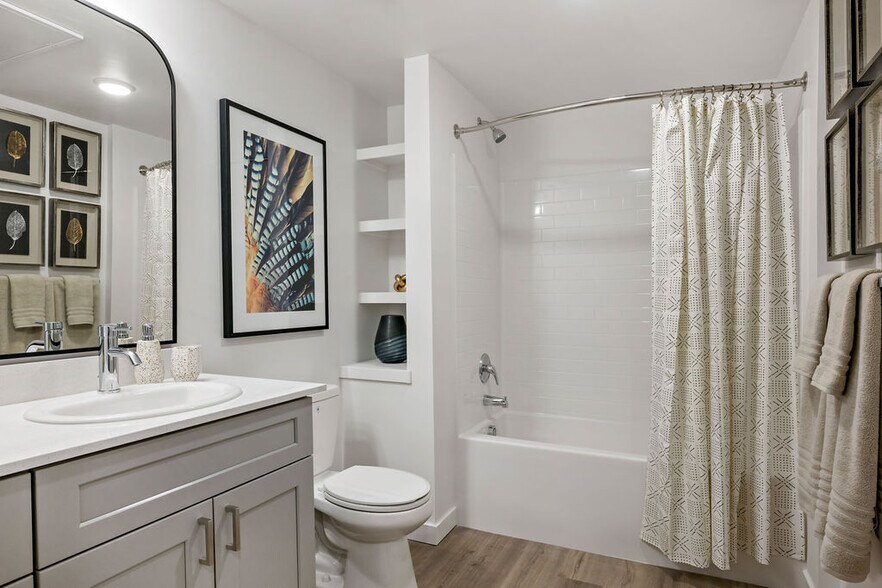 More Photos Of 2700 E Overland Rd, Meridian Apartments For Sale